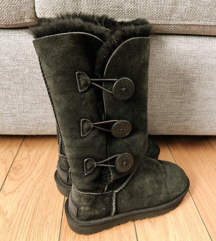 Ugg Boots Size 5 Fontana Pickup.