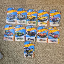 10 Hot Wheels In Package