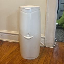 Diaper Genie With Refills