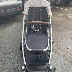 Uppa Baby V2 Travel System 