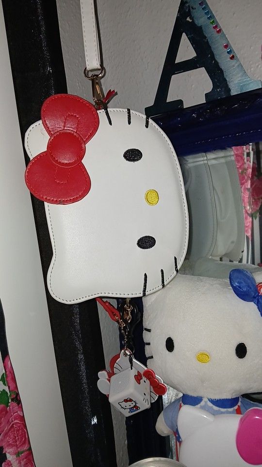 Hello Kitty Mimi Side Purse With Bluetooth Mini Speaker And Keychain