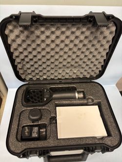 FLIR E5 Handheld Thermal Imaging Infrared Camera  battery Charger Manual & Case