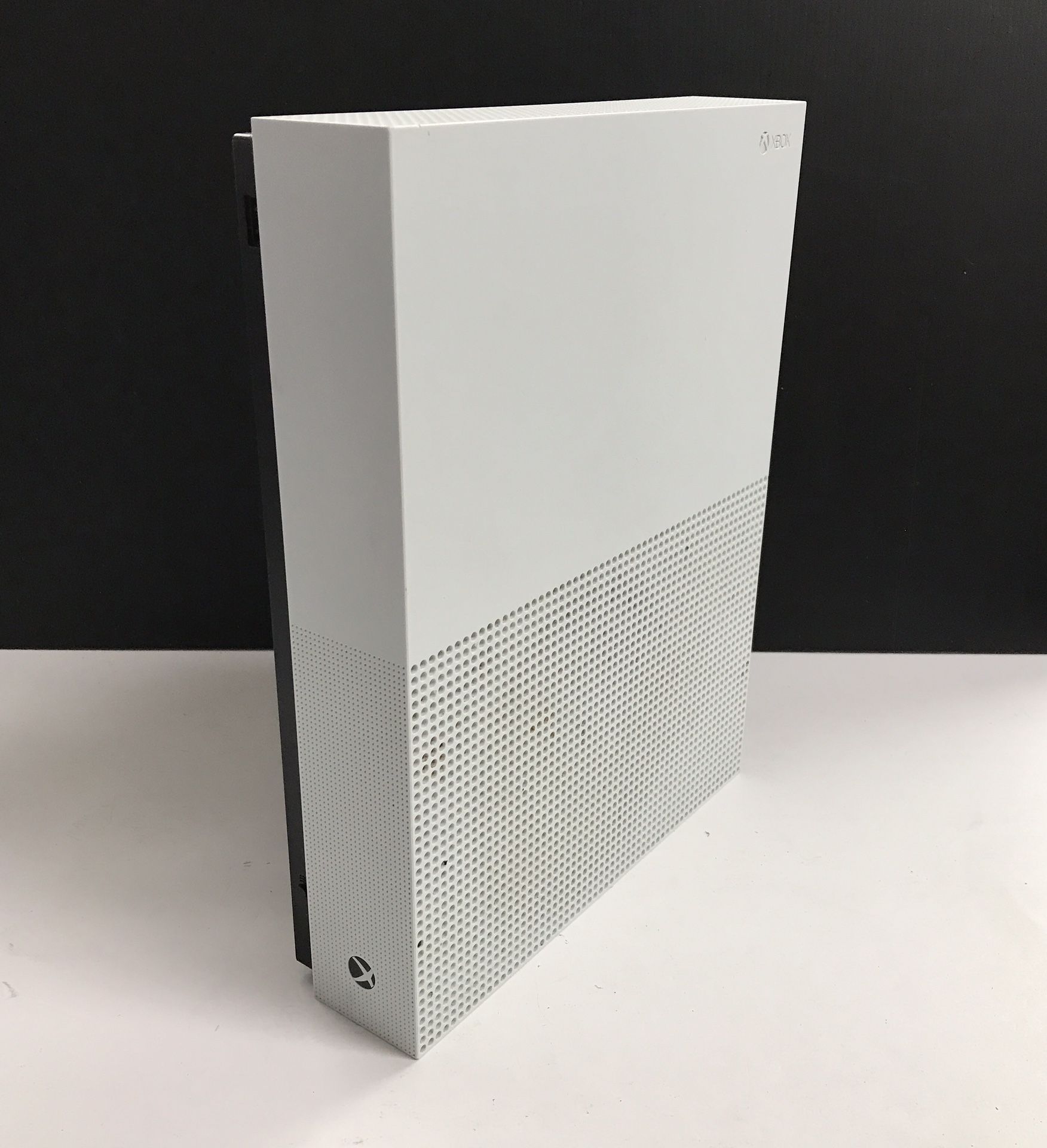 Microsoft Xbox One S All Digital Edition 1681