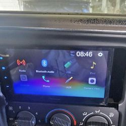 Pioneer Stereo Full Screen Bluetooth