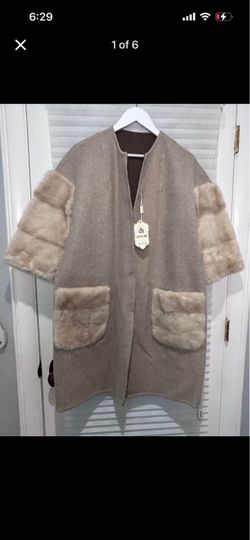 WwDoo.Ri Collection Beige Coat with Fur Trim size medium