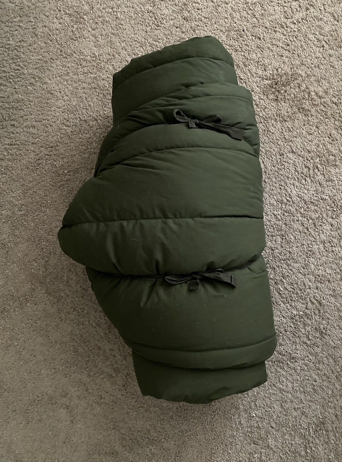 Heavy-Duty Vintage Sleeping Bag – Military Green