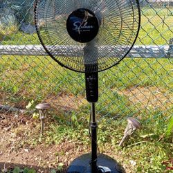 Pedestal Fan WORKS GREAT 