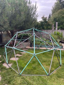 Metal outdoor climbing dome