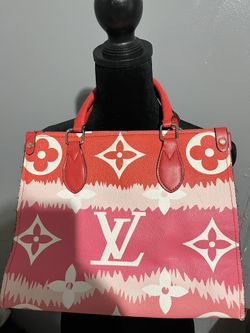 Good Condition Gorgeous Fashionable Bag Very Pretty For Spring 😍