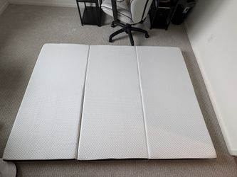 Queen trifold mattress