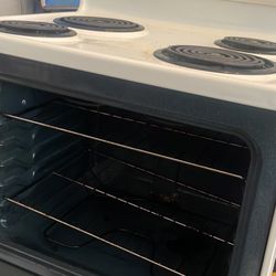 Gas Cooker And Fridge 