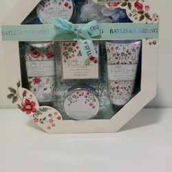NEW - LUXURY SPA BATH GIFT SET 