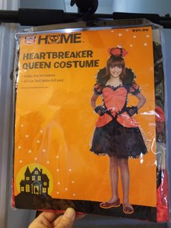 Brand new girl's Halloween costume "heartbreaker queen"