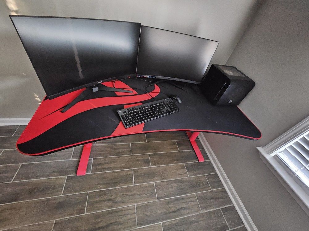 Arozzi Arena Gaming Desk