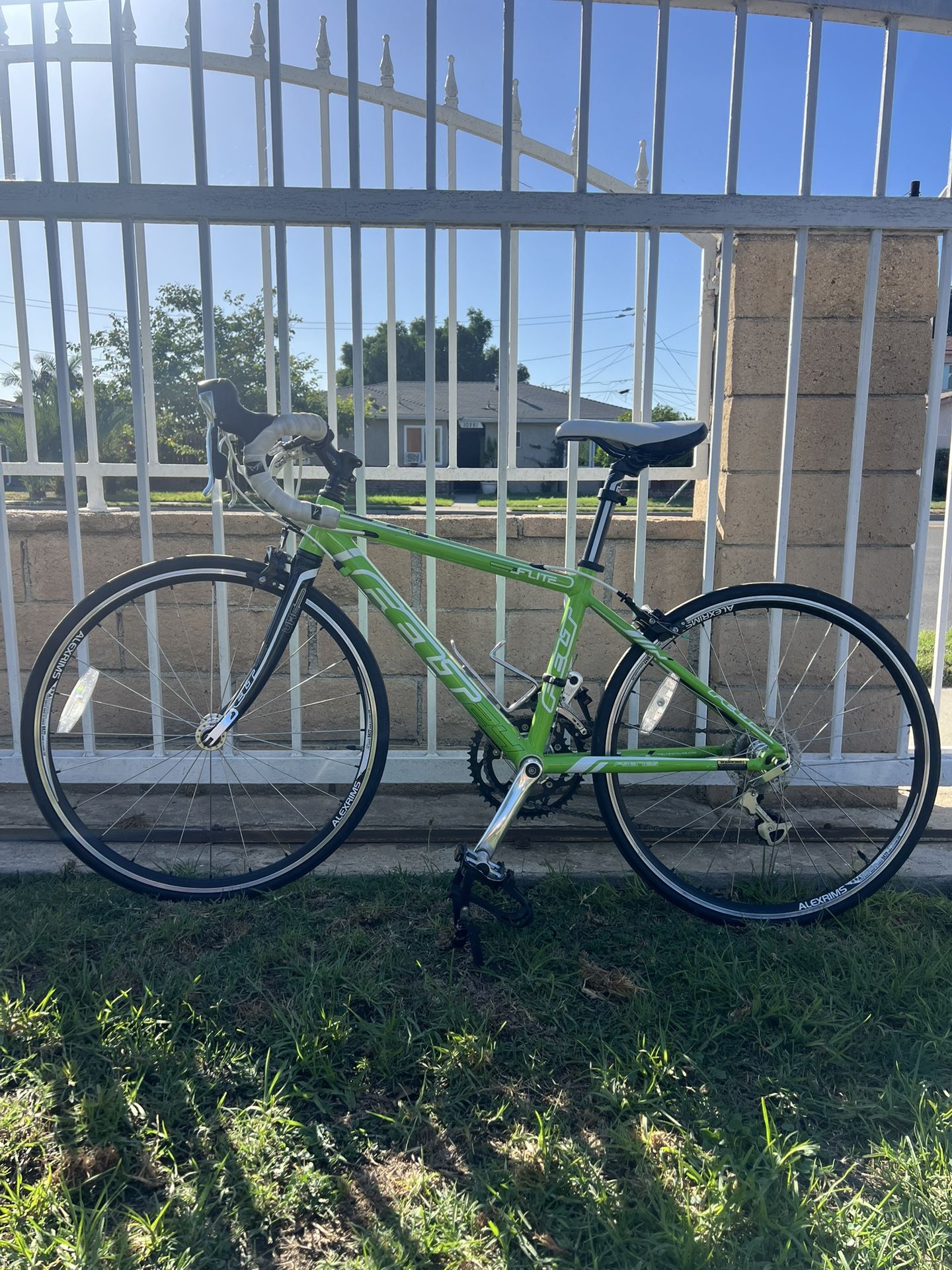 Road bike In Great Condition OBO!!!