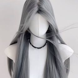 Silver Gray Wig – Soft Layered Style, Like New