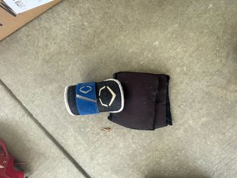 Softball elbow guard