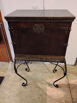 Leather Vintage Trunk!!