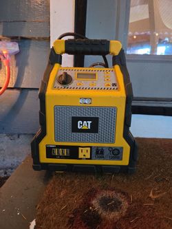 CAT Battery and jump starter