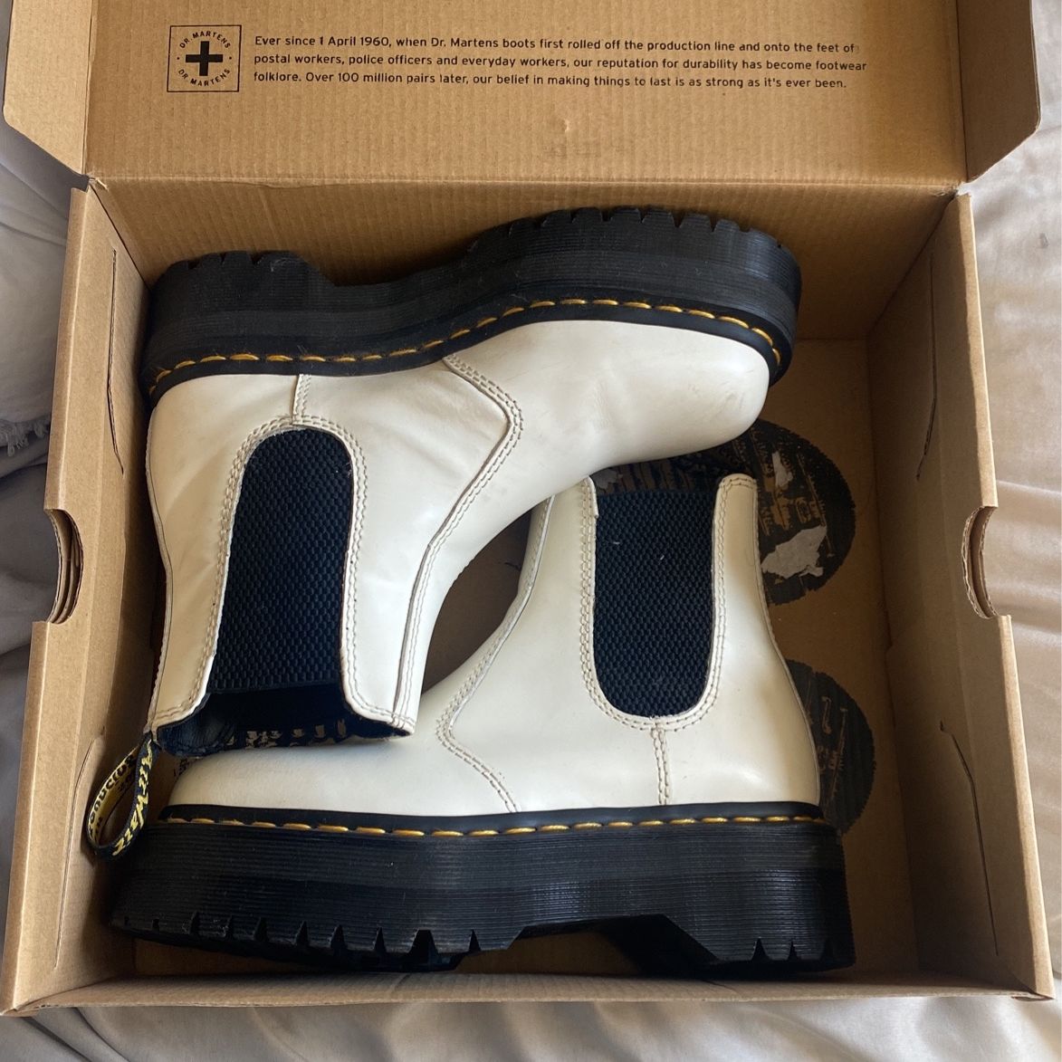 2976 dr martens white