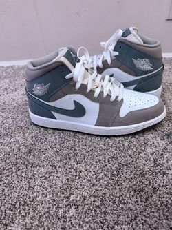 Jordan 1 mid cool grey