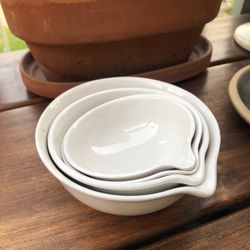 Set Of Four Vintage Porcelain Lab Bowls Chemistry Coors USA w/Spouts