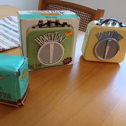 Vintage 1998 Honeytone Danelectro Mini Practice Guitar Amp In Original Boxes. 9 Volt And Power Adapter Included