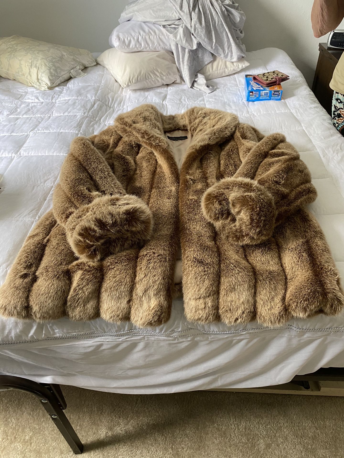 Donna Salyers (Fabulous Furs) Faux Furs Shaw Collar, 3/4 length, 16/18 sells new at $399.00. Worn only a couple times. Like new, immaculate condit