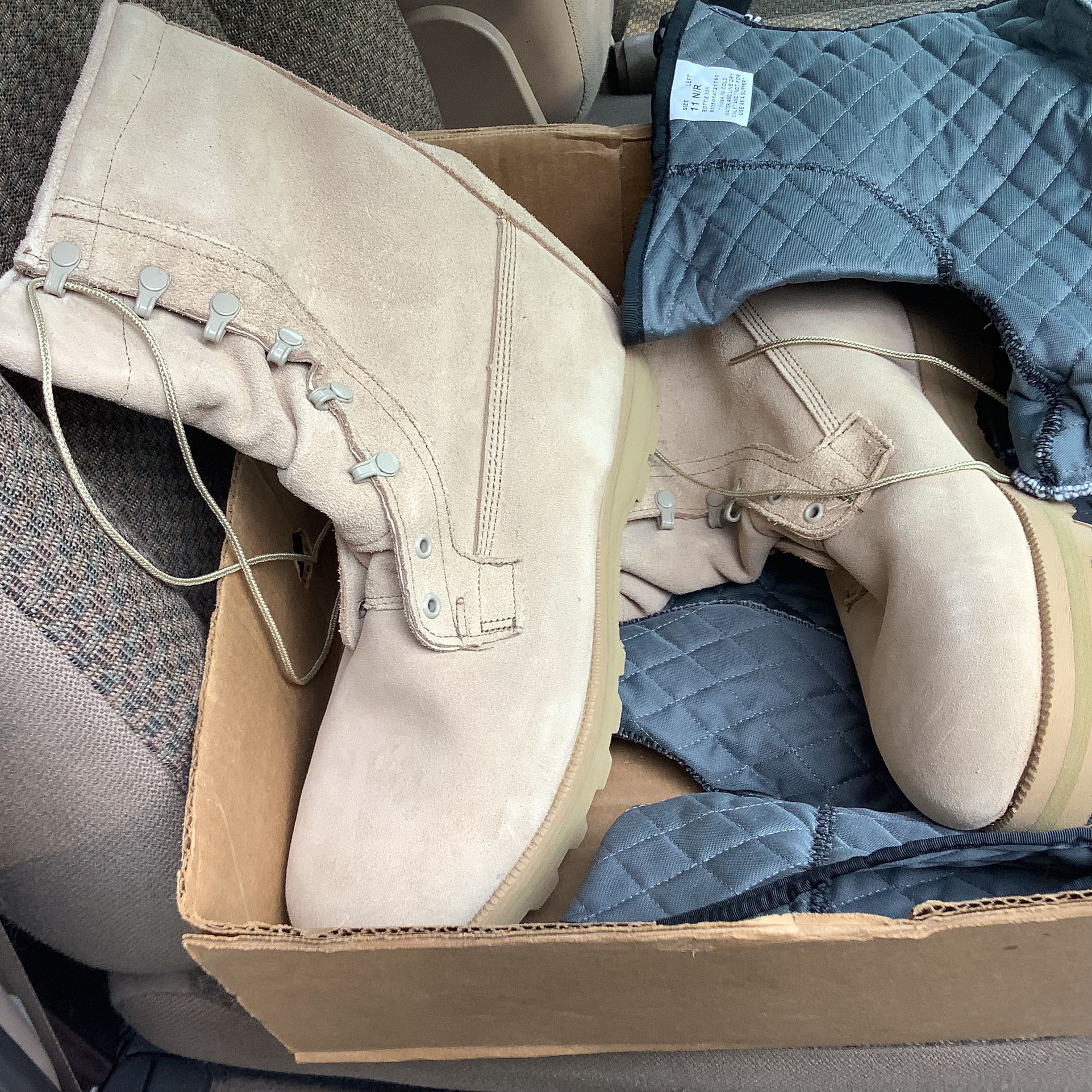 Military boots 11 1/2 Size ( New still In Box ) 
