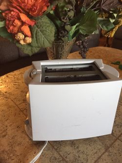 Sunbeam two slot toaster in great working condition