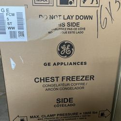 GE Garage Ready 5.1 cu. ft. Manual Defrost Chest Freezer in White
