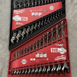 Milwaukee Combination SAE and Metric Wrench Mechanics Tool Set
