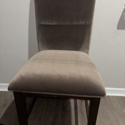 BRAND NEW! Nico Brown Countertop Glass Table With 4 Chairs