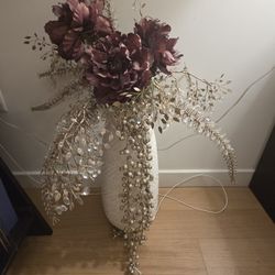 Pier 1 White Geometric Vase With Arrangements