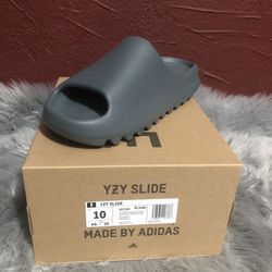 Yeezy Slides 🎄🎁