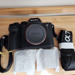 Brand new Sony a7IV Mirrorless camera, Sony A7 IV, Sony A7m4, A7 Mark IV