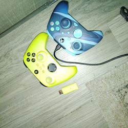 Wireless Xbox Controllers 
