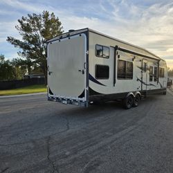 2013 Powelite Toyhauler 28ft