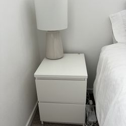 Nightstand & Lamp 