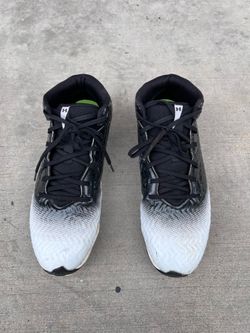 Soccer shoes, size 11, under armour