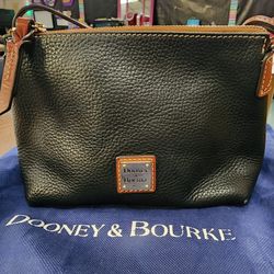 Small Dooney And Bourke Purse