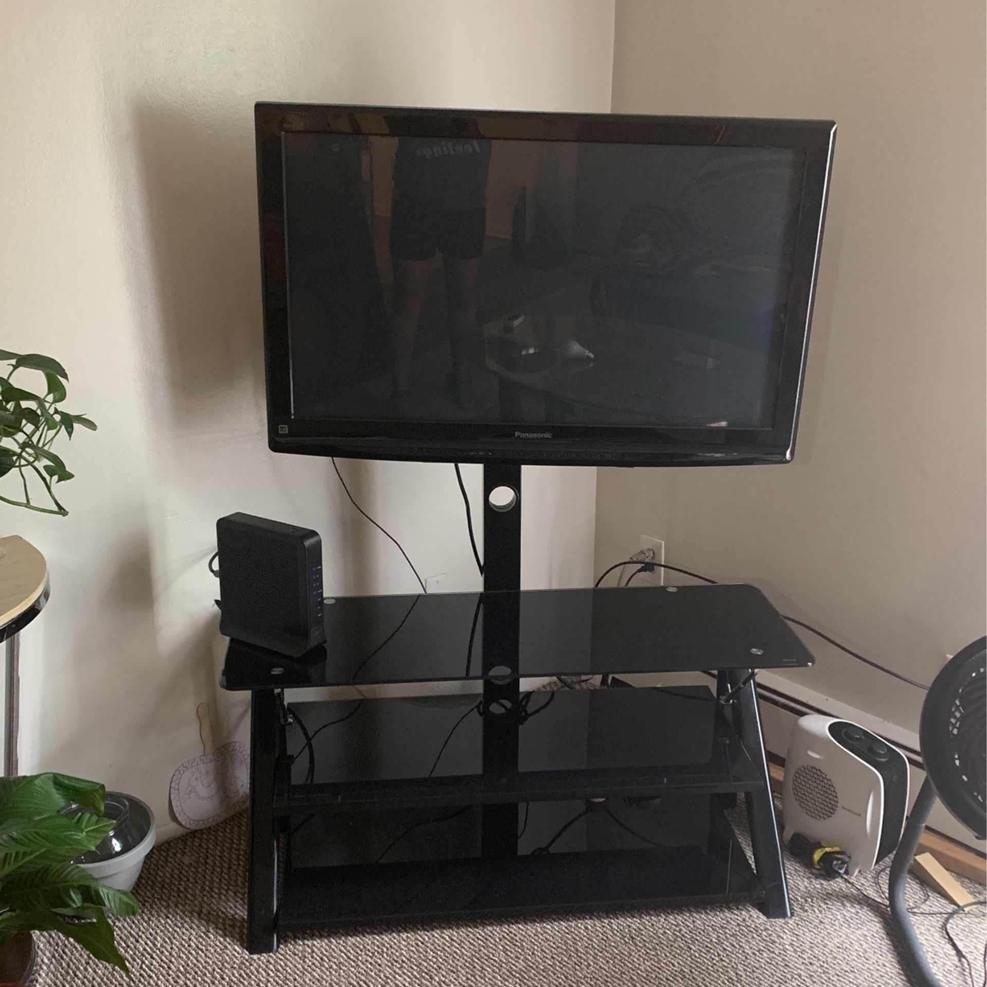 Panasonic HDTV 42” with glass stand