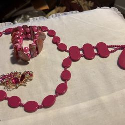 Cthree Pc Set Necklace Bracelet On Butterfly Pin
