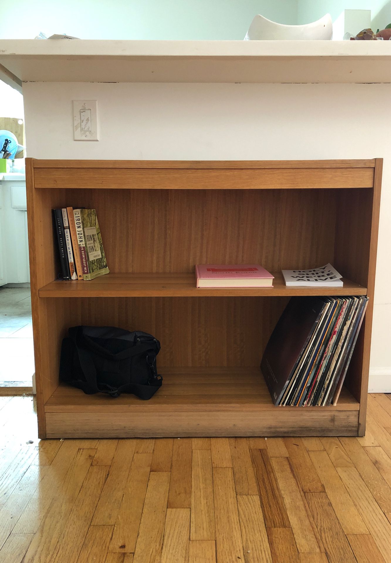 Wooden Bookshelf w/ 5 Movable Shelves