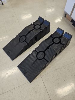 Rhino Ramps 11909 Car Ramps Set of 2 - 12,000 Gross Vehicle Weight C8564