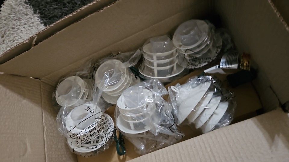 HAMPTON BAY OUTDOOR DECORATIVE STRING LIGHTS