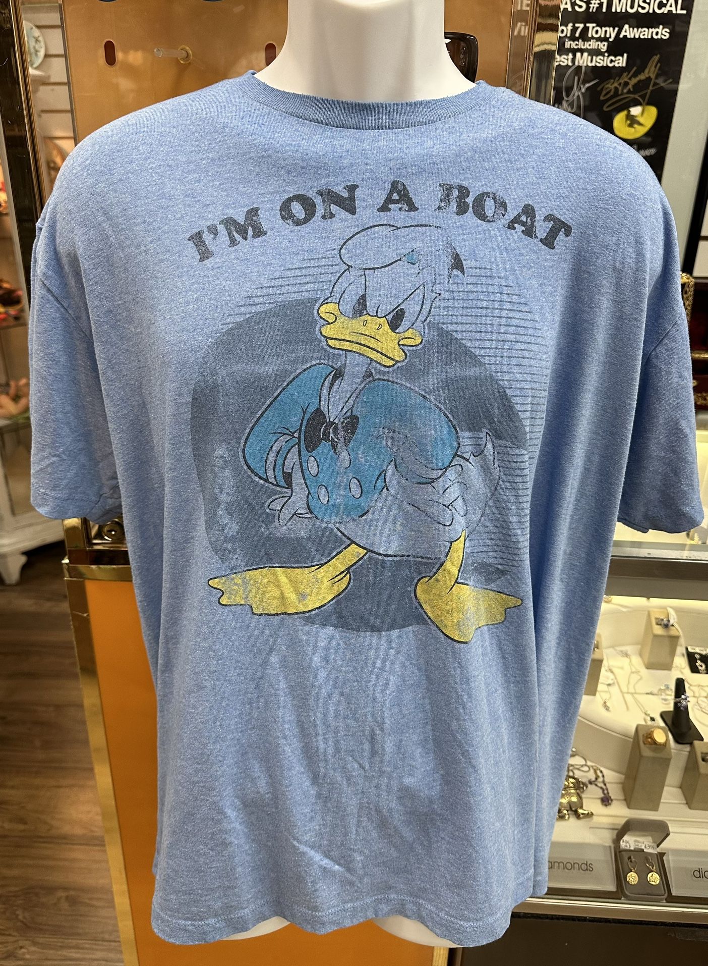 Vtg Disney Donald Duck I’M ON A BOAT Distressed Blue Tee T-Shirt **RARE**