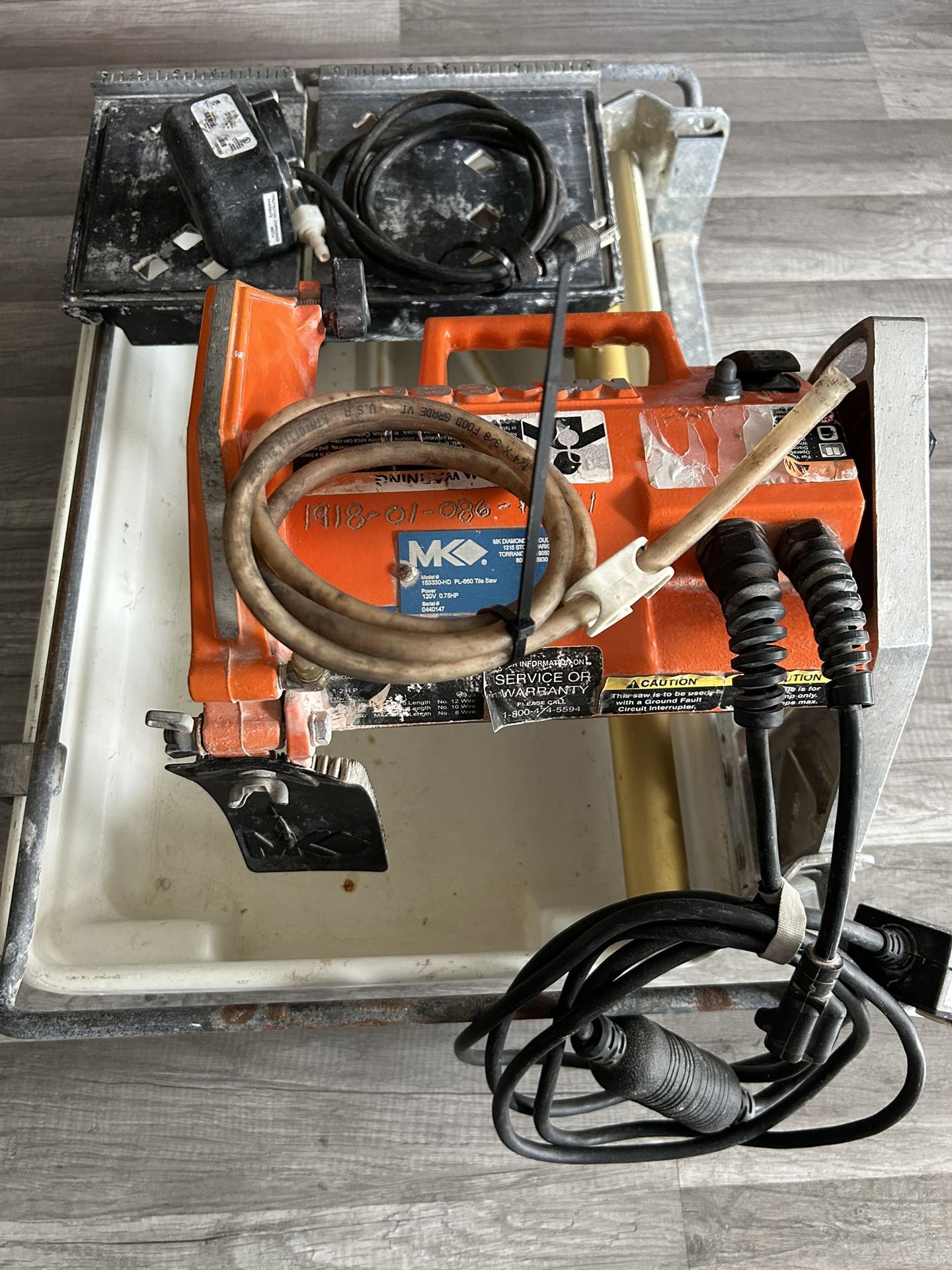 mk diamond mk-660 Wet tile saw 7”