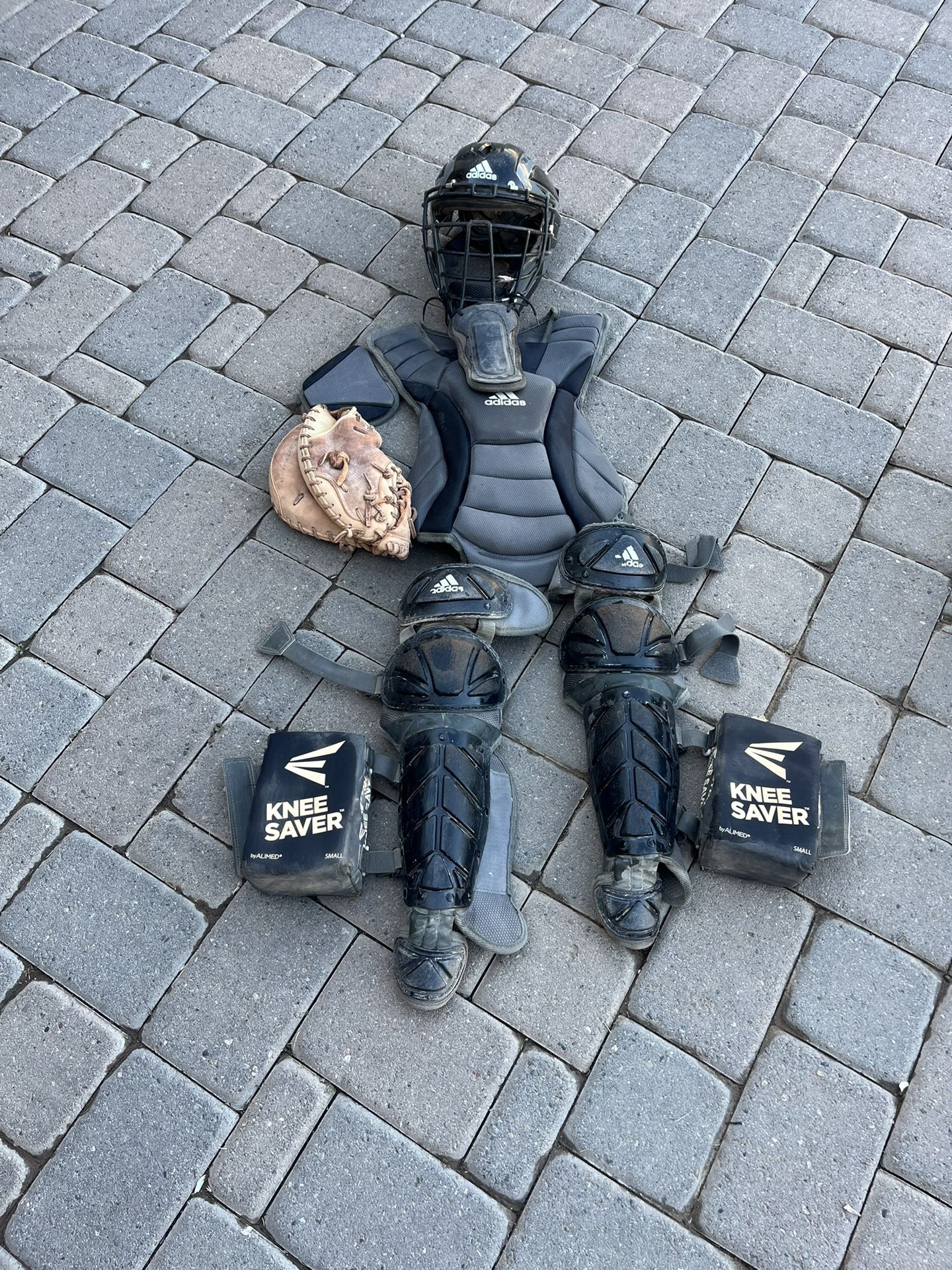 Adidas Youth Catchers Gear + Glove