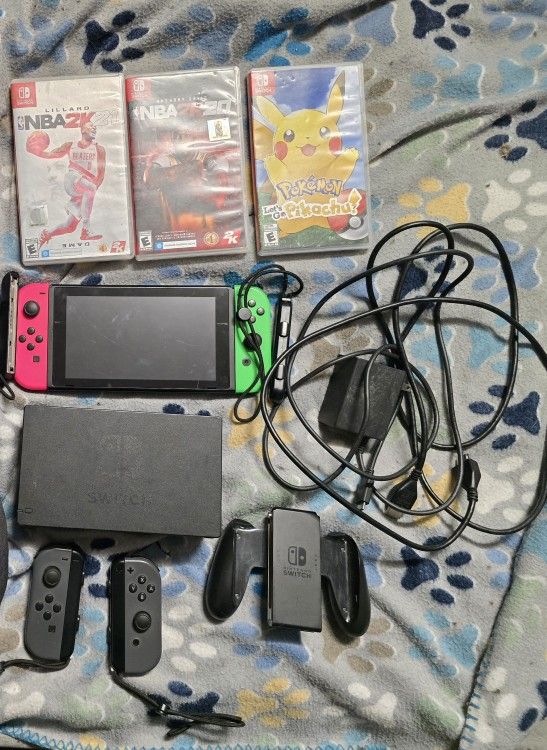 Nintendo Switch With All Plugs & Ready To Play!
